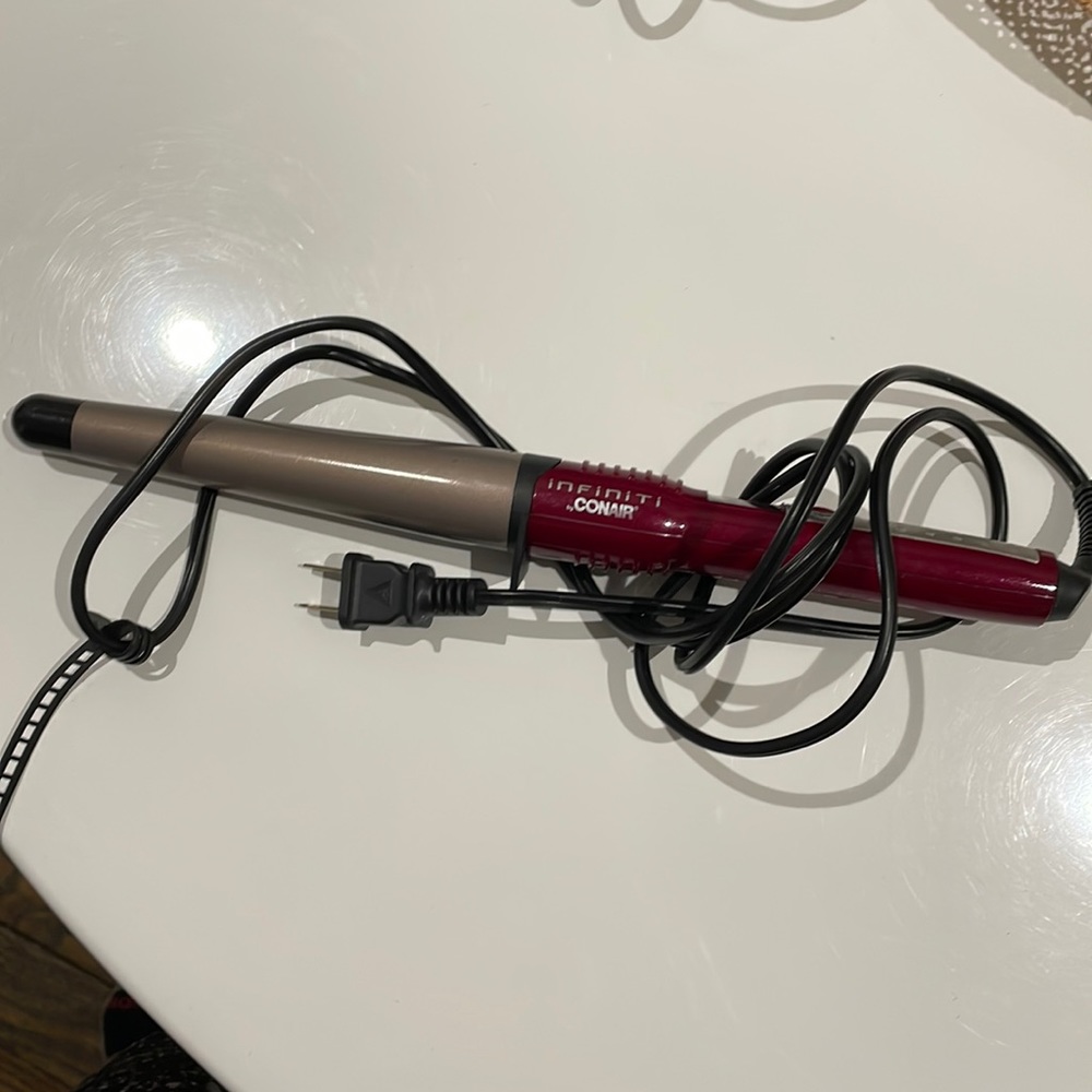 Conair Infiniti 1 - 1.5 inch curling wand